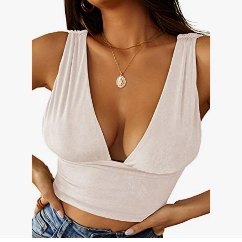 ୨୧ ・゚✧ Miss Lola Deep V Neck Cami Sleeveless Tank - Picture 1 of 8
